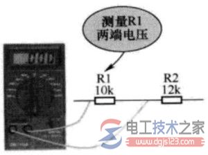 测量串联电阻R1上电压