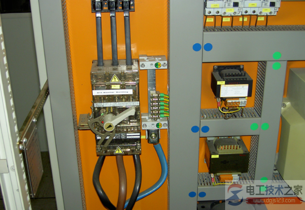 电气成套自动化控制柜的配置规范实例