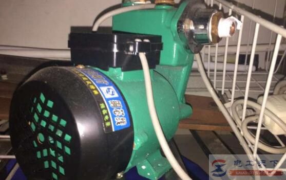 水泵一插电就跳闸的问题，从水泵及空气开关上找原因