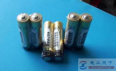 干电池的电压问题，干电池电压容量的影响因素