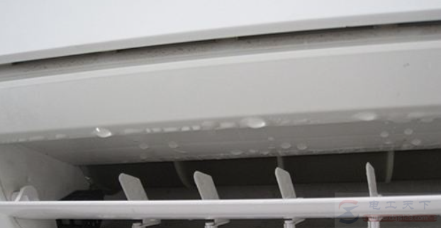 空调室内机贴墙连接处滴水的原因及处理方法
