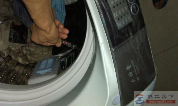 洗衣机漏电的多种原因