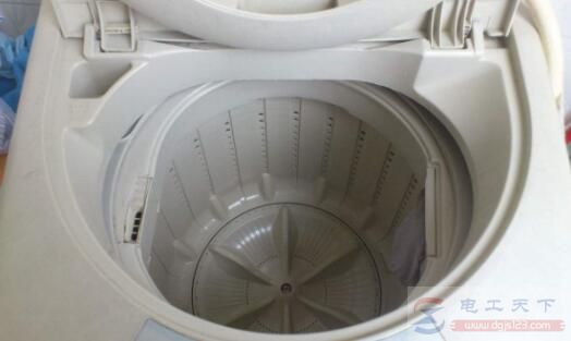 海尔洗衣机洗涤有杂声的故障维修方法