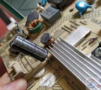 电路板怎么判断电容的正负极？