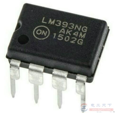 一例用LM393构成的光控开关电路图