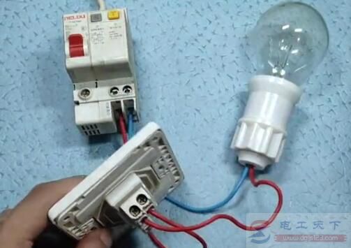一灯单控与一灯双控及一灯三控的接线方法