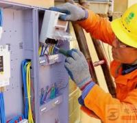 电工、钳工与设备维修工的工资是什么原因